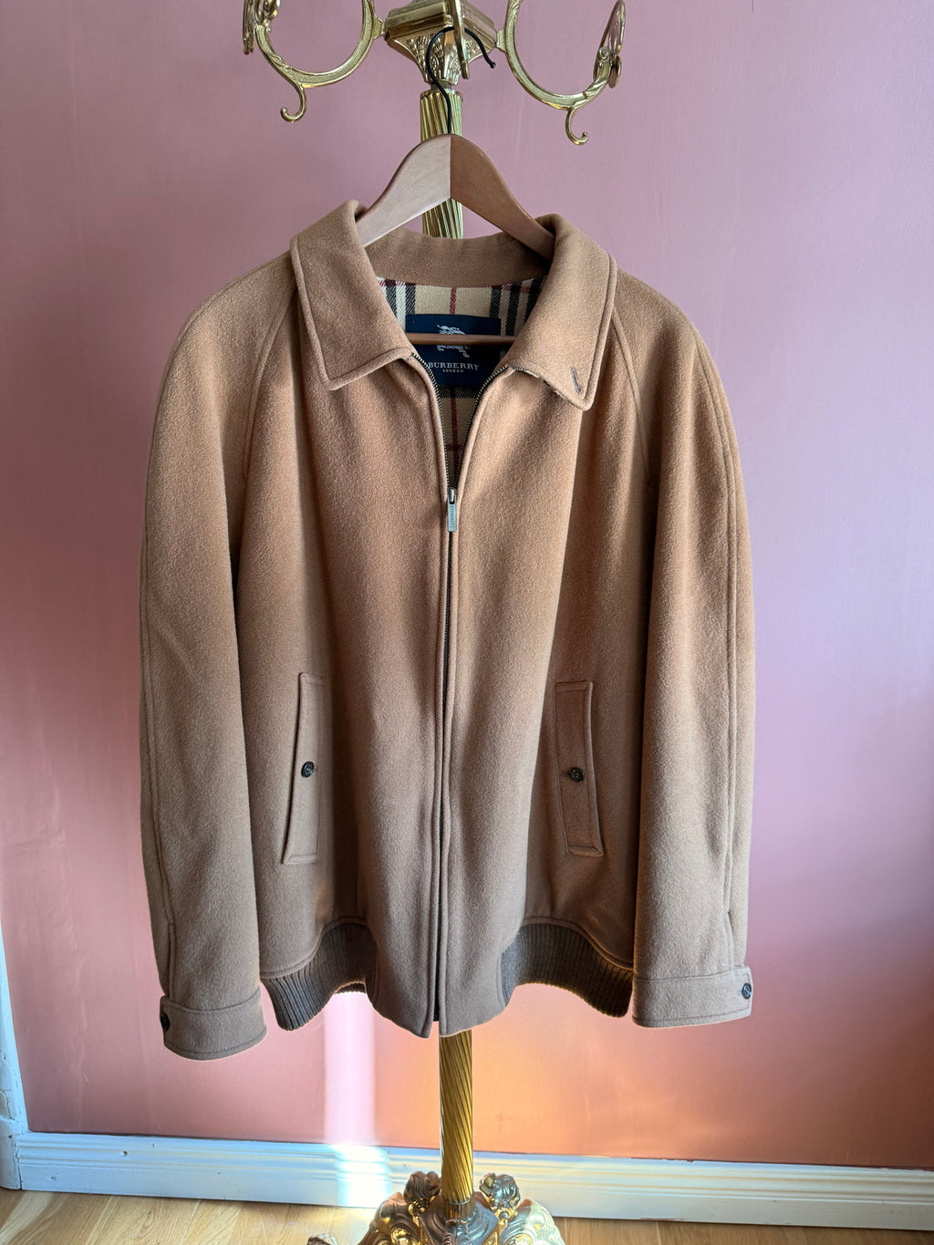 Burberry – Wool Cashmere Cropped Raglan – Beige (EU 50 / L)