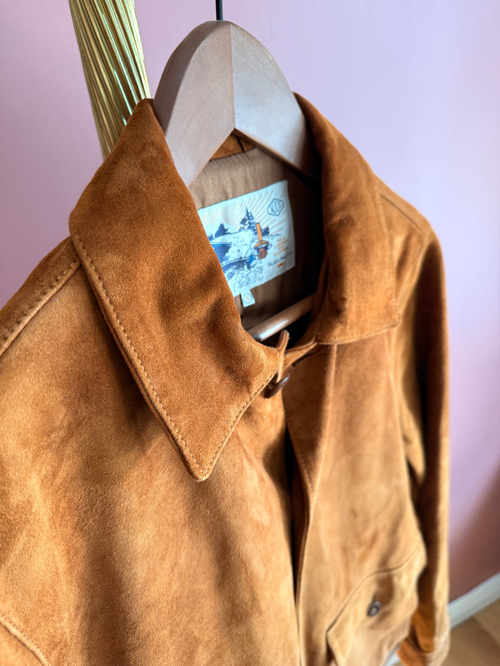 Nudie Jeans – Suede Bomber – Brown/Gold (EU 46 / S)